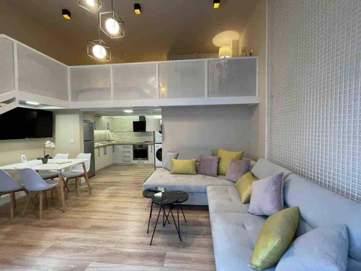 Lovely Apartment In Pogradec City With A Lake View Екстериор снимка