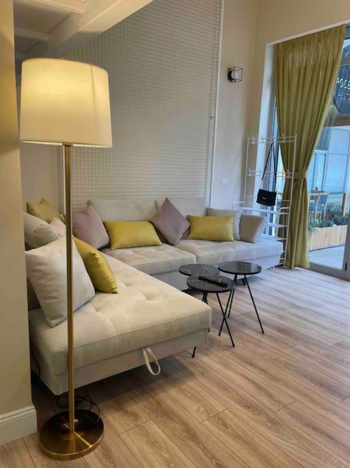 Lovely Apartment In Pogradec City With A Lake View Екстериор снимка