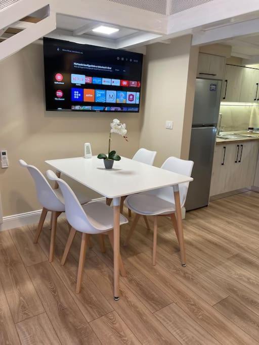 Lovely Apartment In Pogradec City With A Lake View Екстериор снимка