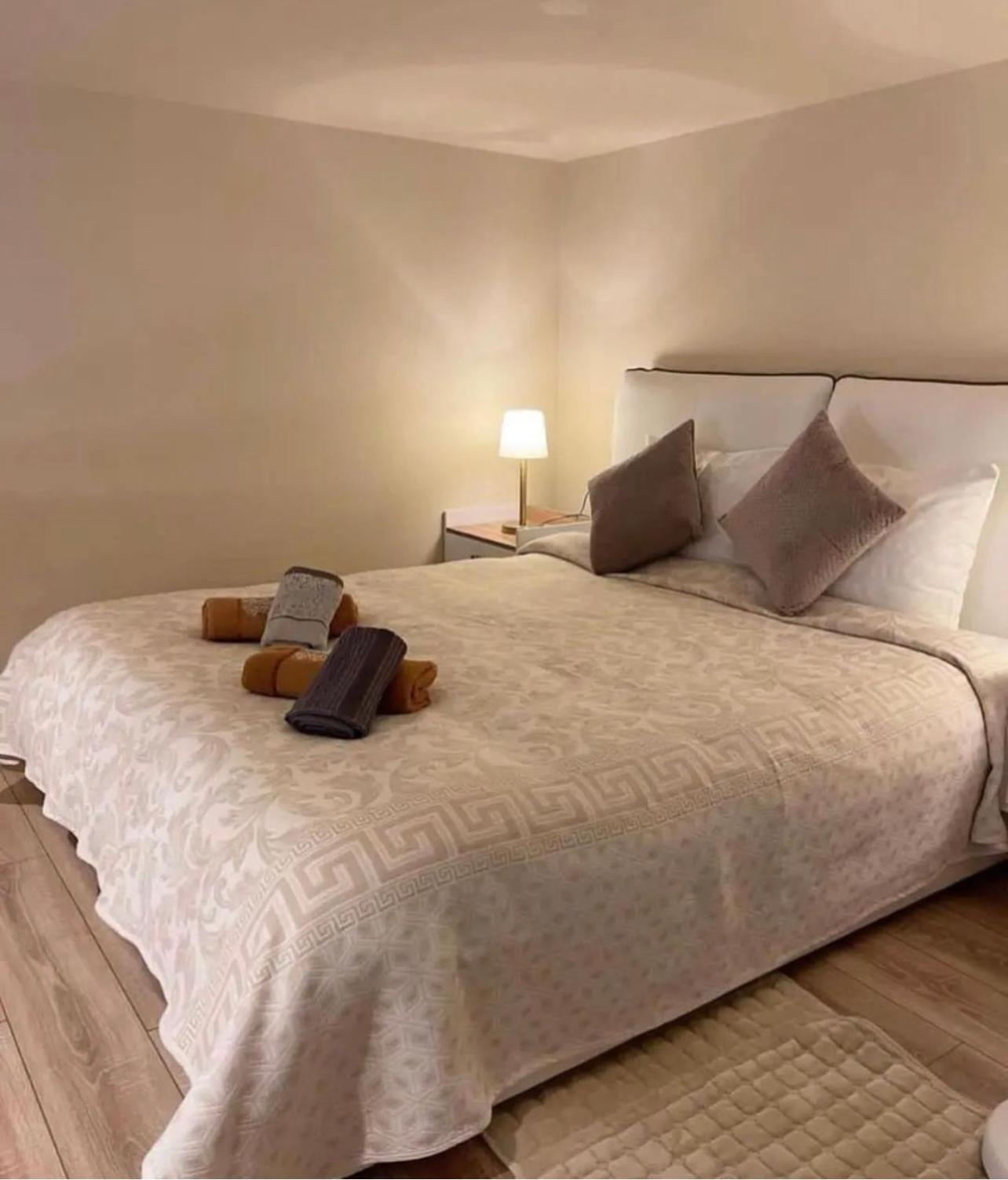 Lovely Apartment In Pogradec City With A Lake View Екстериор снимка